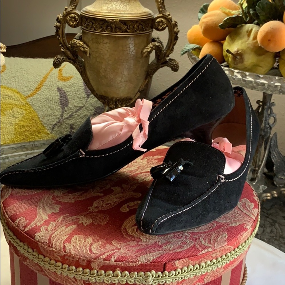 COLE HAAN KITTEN HEEL BLK SUEDE WITH PINK 7.5 B - Picture 1 of 6